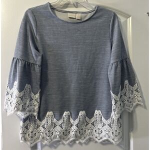 Chico's blue/white striped top W/ Lace borders On Sleeve cuffs size 0 (S) Beachy